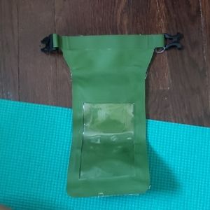 Dry bag for phone
